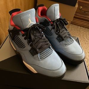 Jordan 4 x Travis Scott Size 9 US mens,used once